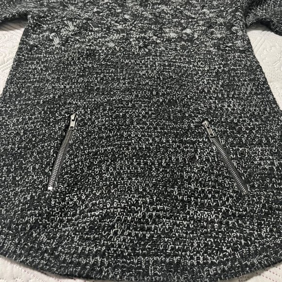 Its Our Time Womens  pull Over Sweater Size M‎ - Picture 3 of 6